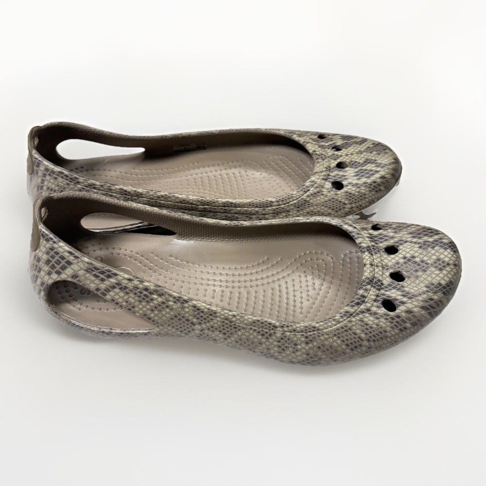 Crocs Kadee 14101 Ballet Flats Women's US 9 Taupe Snakeskin Print Slip On Shoes